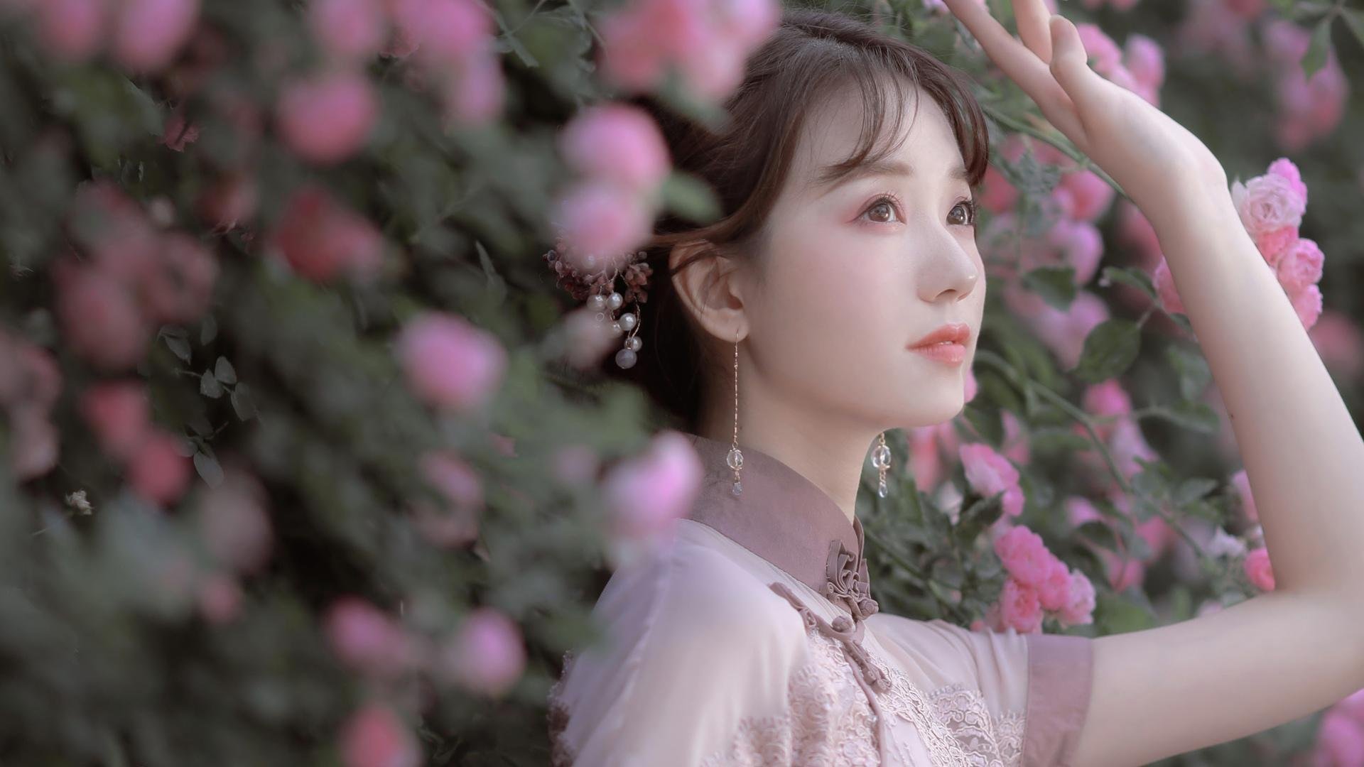 塞内加尔骑手阿卜杜·巴在非洲马术锦标赛上与“Dakar Star”马匹共同夺得障碍赛铜牌,展现默契配合。